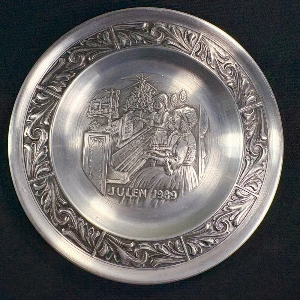 A. Holthe Norway Pewter Plate Julen 1989 Christmas Plate with Box‎ Collectible